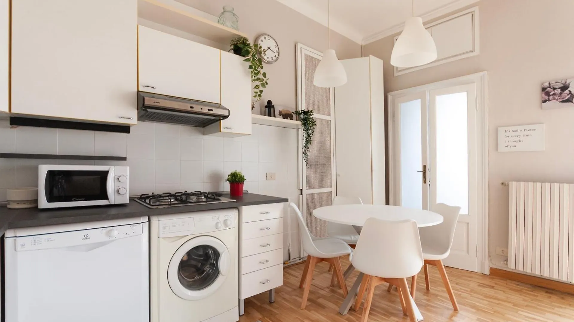 Youhosty - Donatello 32 ile iletişim